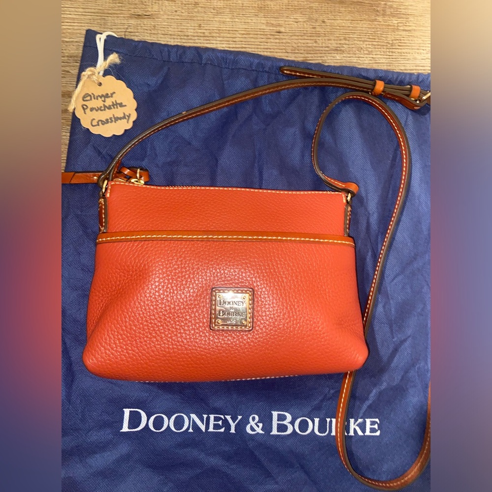 ✨DOONEY & BOURKE✨ PEBBLE GRAIN GINGER CROSSBODY